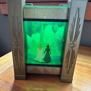 Viral “Wicked For Good” popcorn bucket light-up featuring Glinda & Elphaba